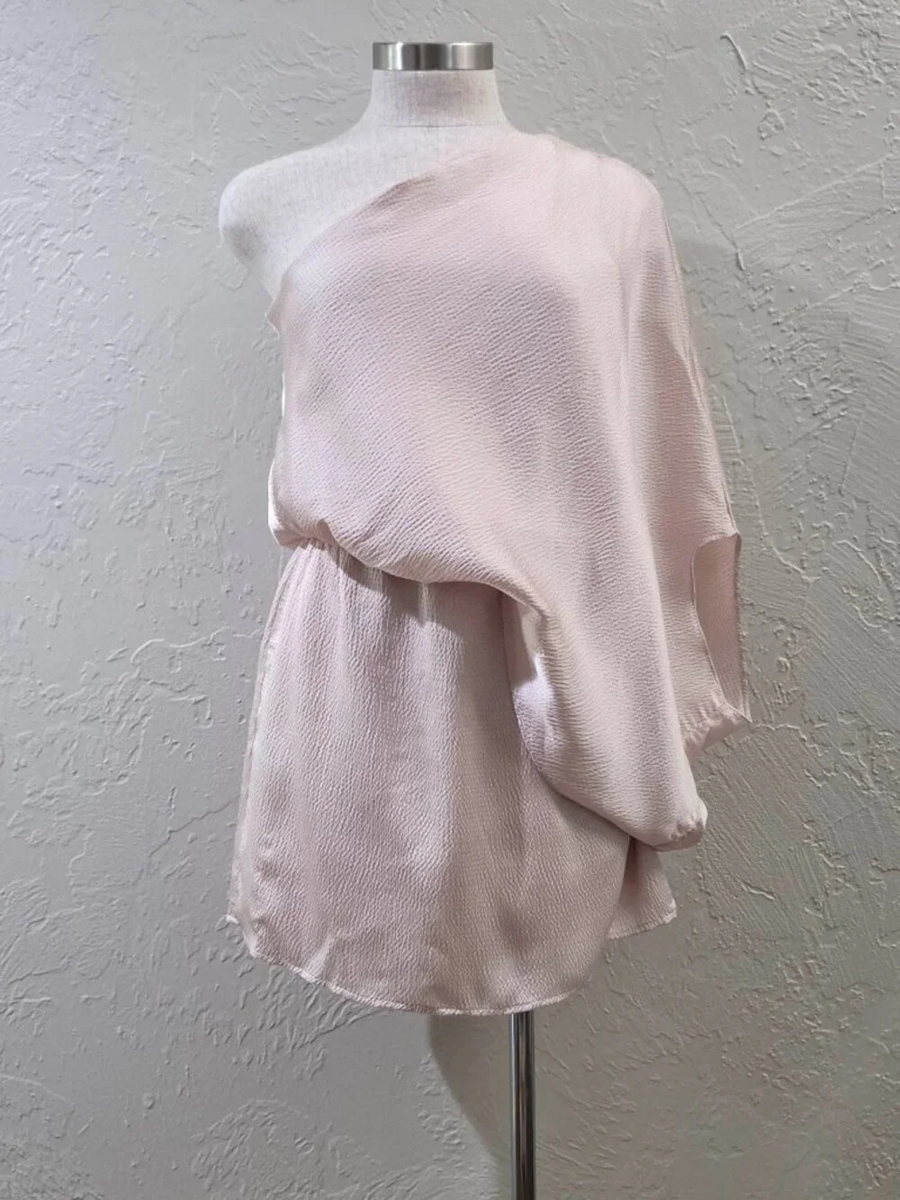 One-Shoulder Textured Mini Dress‎